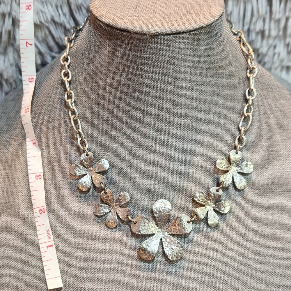 Silver Floral Necklace